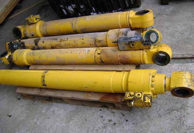 Kit de pistones para New Holland E 215 Foto 1