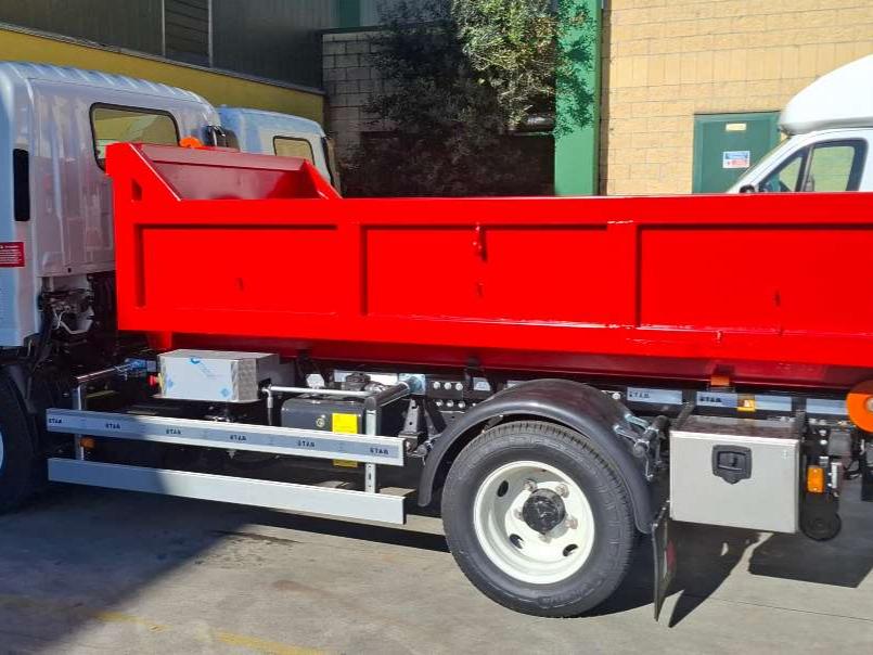 Isuzu M 29 Foto 2