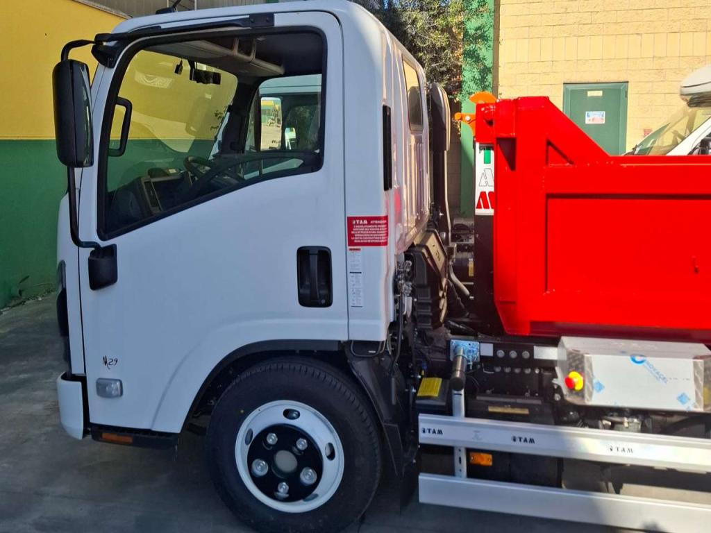 Isuzu M 29 Foto 3