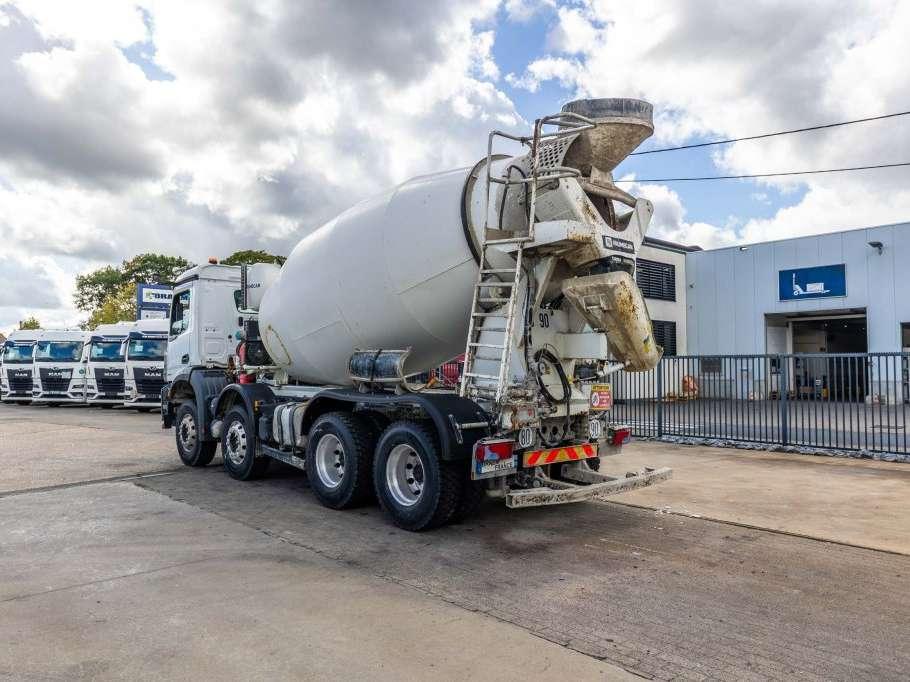 Mercedes-Benz AROCS 3240 BB + HARDOX 9m3 Foto 3