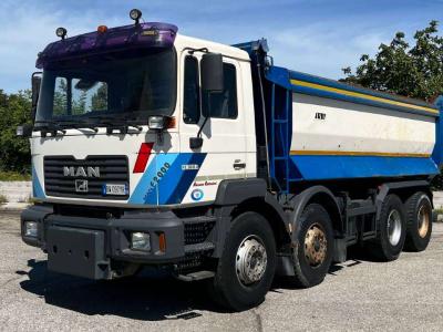 Man 41.364 VF 8x4 vendida por Massucco T. Srl