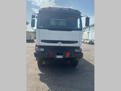 Renault 33FVC2-420 vendida por Deal Di Balliu Mentor & c. Sas