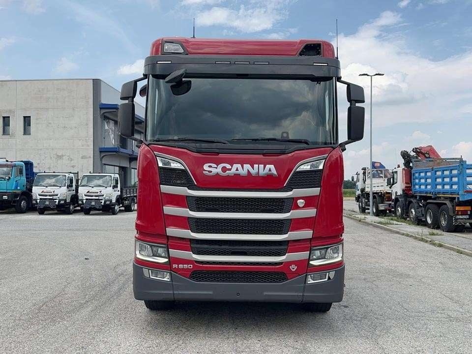 Scania R650 8x4 Foto 24