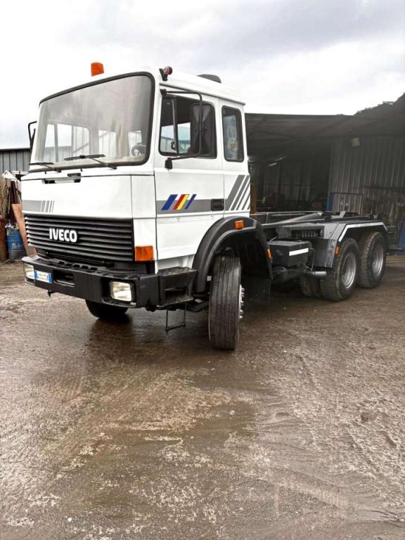 Iveco 330-30 Foto 1