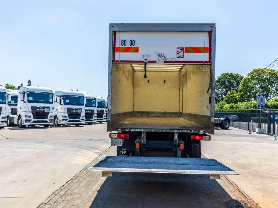 Renault D26.320-6x2+DHOLLANDIA 2T. Foto 10