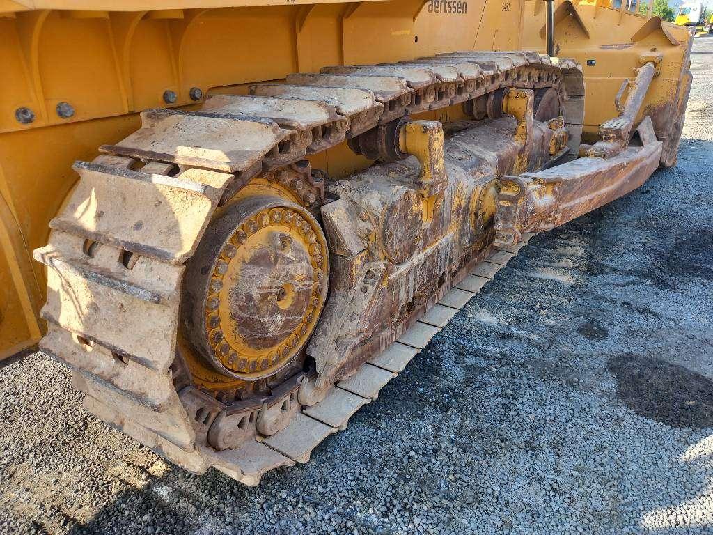 Komatsu D155A-6R (4pcs available for sale in Abu Dhabi) Foto 11