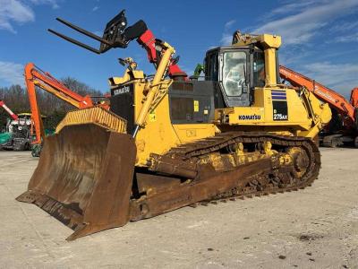 Komatsu D275AX vendida por Massucco T. Srl