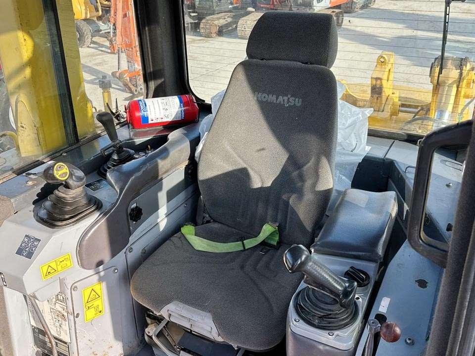 Komatsu D275AX Foto 13