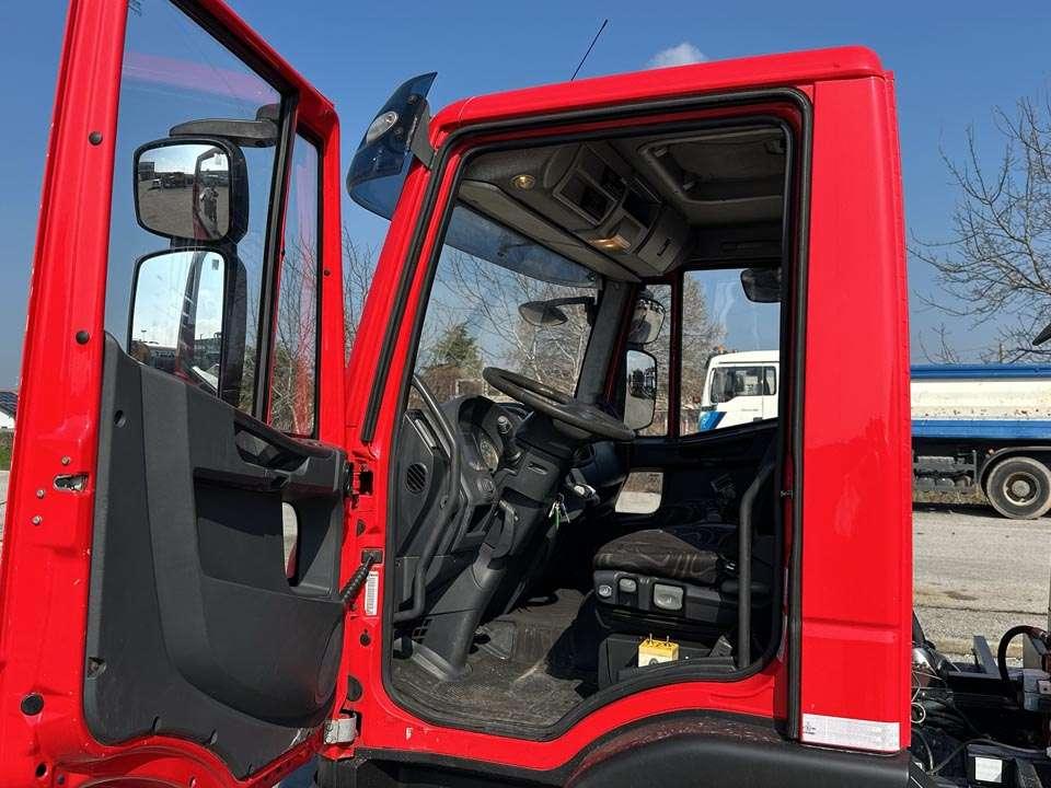 Iveco EUROCARGO 90E18 4X2 Foto 15