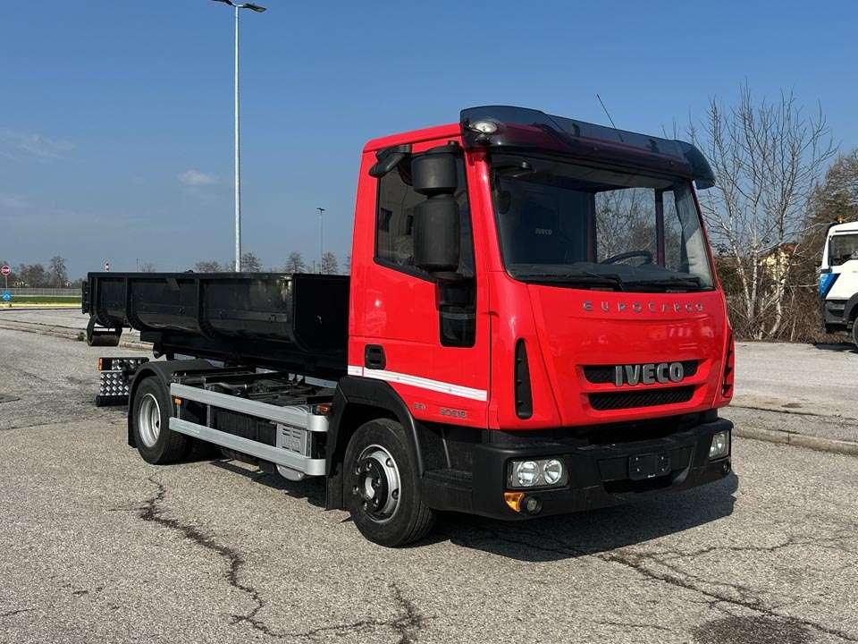 Iveco EUROCARGO 90E18 4X2 Foto 21