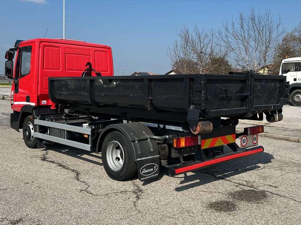 Iveco EUROCARGO 90E18 4X2 Foto 3