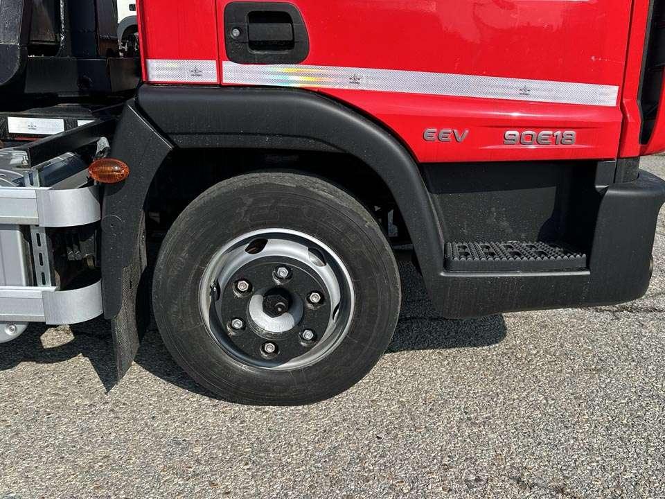 Iveco EUROCARGO 90E18 4X2 Foto 8