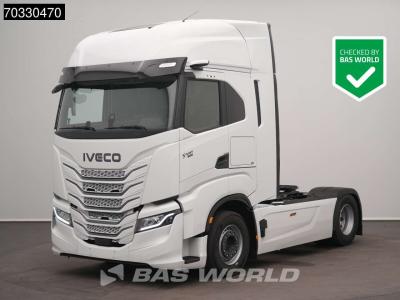 Iveco S-Way 500 4X2 NEW! Retarder 2x tanks Standklima ACC NAVI LED Mirrorcams vendida por BAS World B.V.