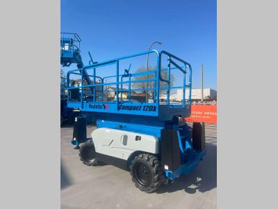 Haulotte COMPACT 12DX vendida por Centro Usato Srl