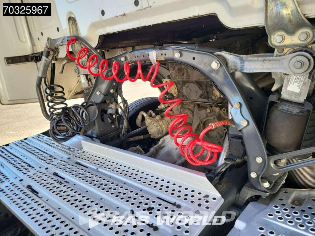 Mercedes-Benz Actros 1845 4X2 BigSpace Retarder 2x Tanks Standklima Navi Foto 12
