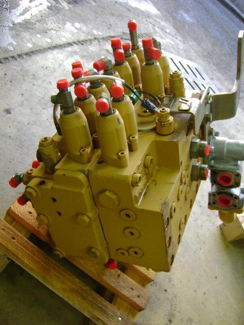 Distribuidor hidraulico para Caterpillar 315C Foto 3