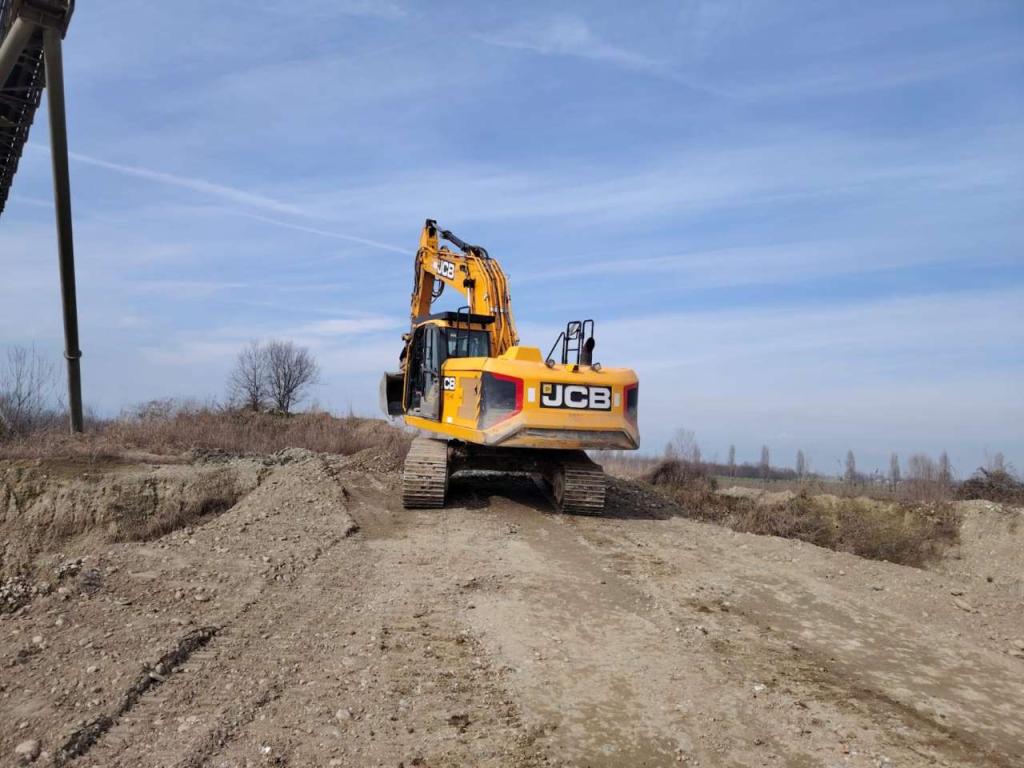 JCB 220X L4F Foto 2