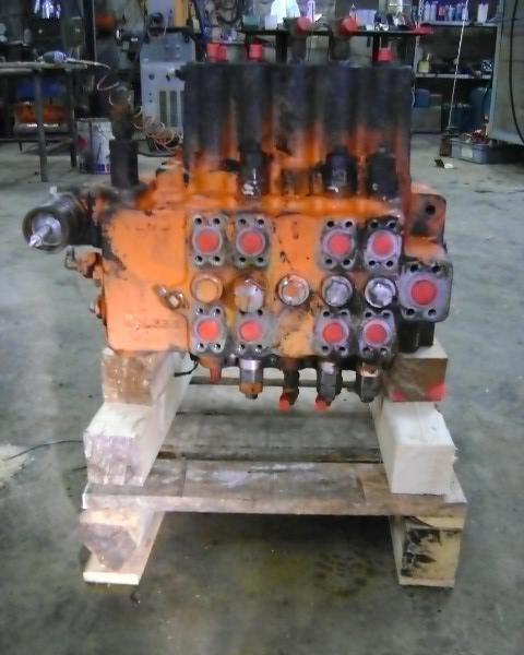 Distribuidor hidraulico para Fiat Hitachi FH 200.3 Foto 2