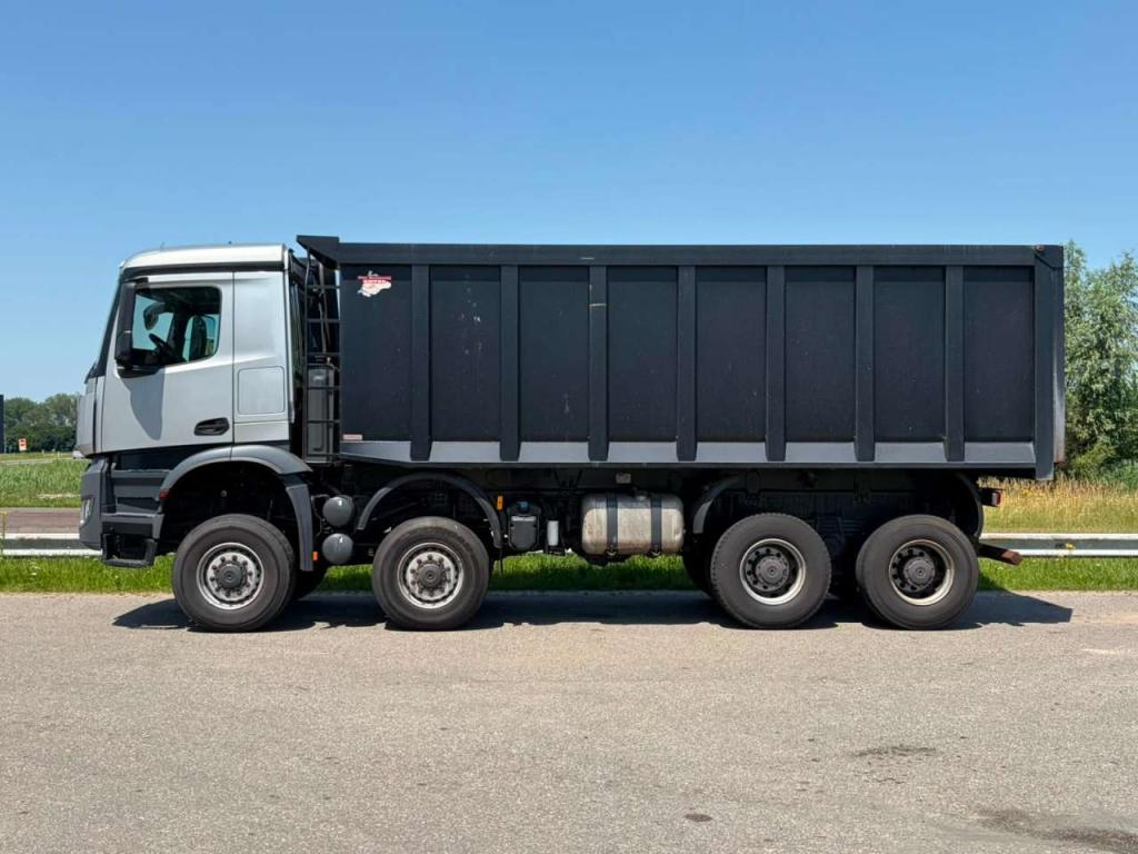 Mercedes-Benz Arocs 4848 8x8 tipper Foto 2
