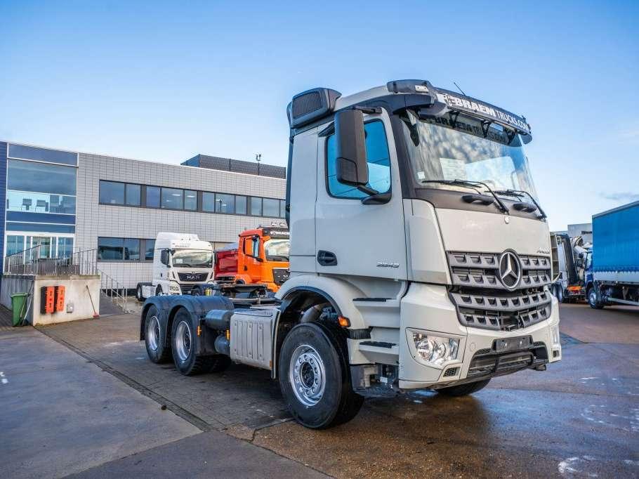 Mercedes-Benz AROCS 2643 LS Foto 2