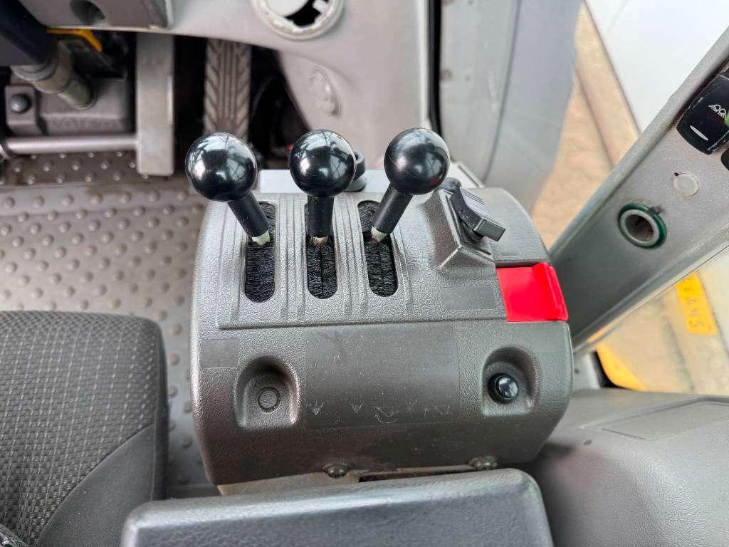 Volvo L90H - 3rd Function / Quick Coupler Foto 12