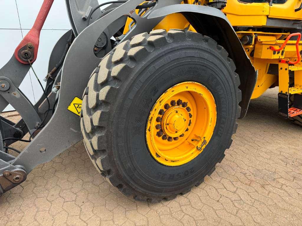 Volvo L90H - 3rd Function / Quick Coupler Foto 27
