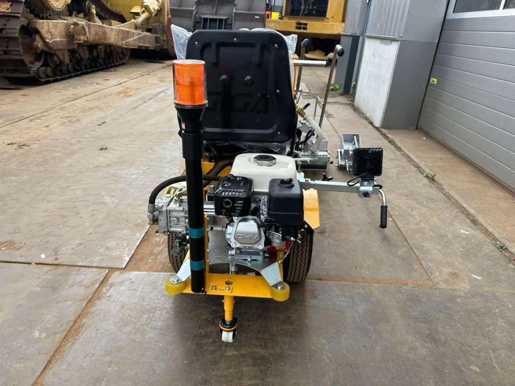 Giga Power 860 Road Marking Machine Foto 3