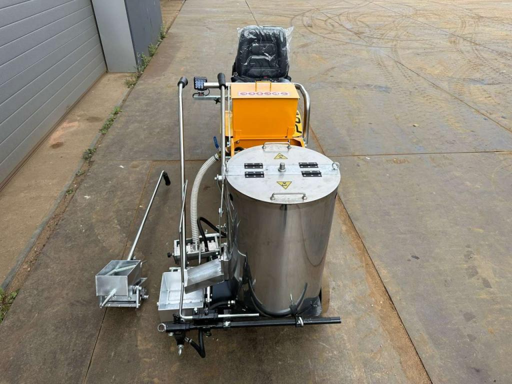 Giga Power 860 Road Marking Machine Foto 6