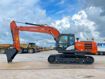 Hitachi ZX220LC-5G vendida por Big Machinery