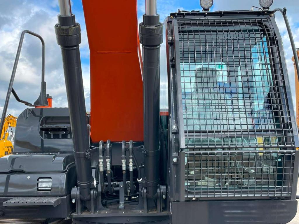 Hitachi ZX220LC-5G Foto 10