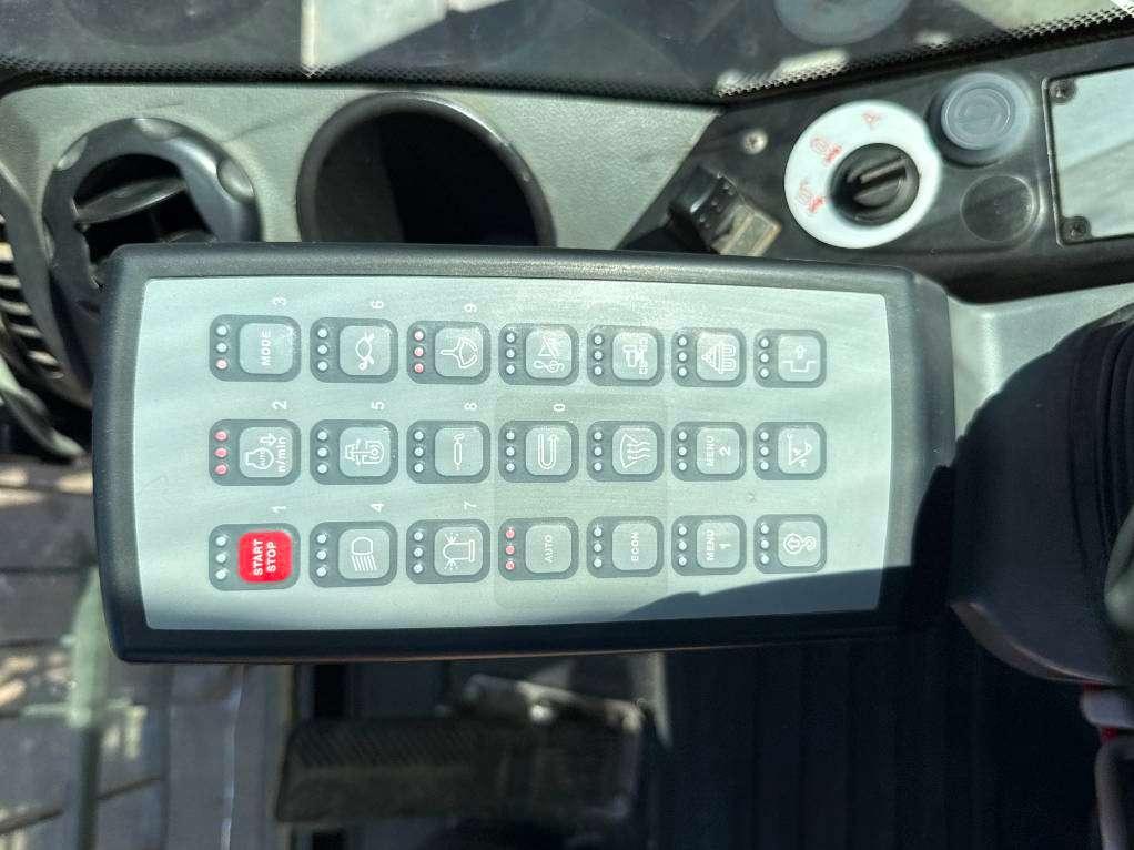Liebherr LH22 Litronic - Automatic Greasing / Tilting Cab Foto 13