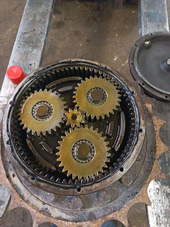 Reductor de giro para Fiat Kobelco E 135 Foto 1