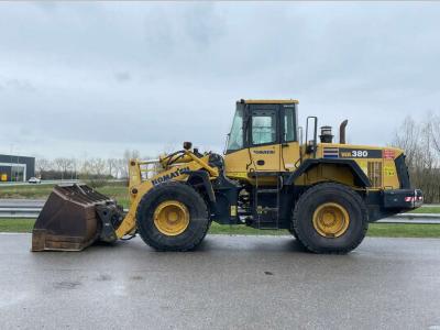 Komatsu WA380-5H vendida por Big Machinery
