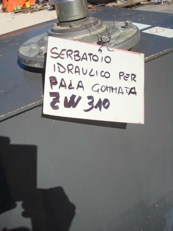 Depósito para aceite para PALA GOMMATA ZW310 Foto 5