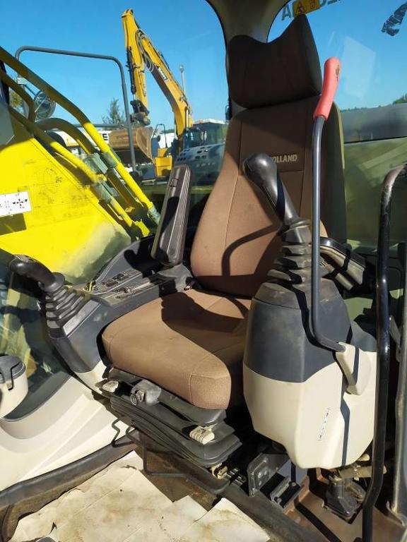 New Holland E265 Foto 4