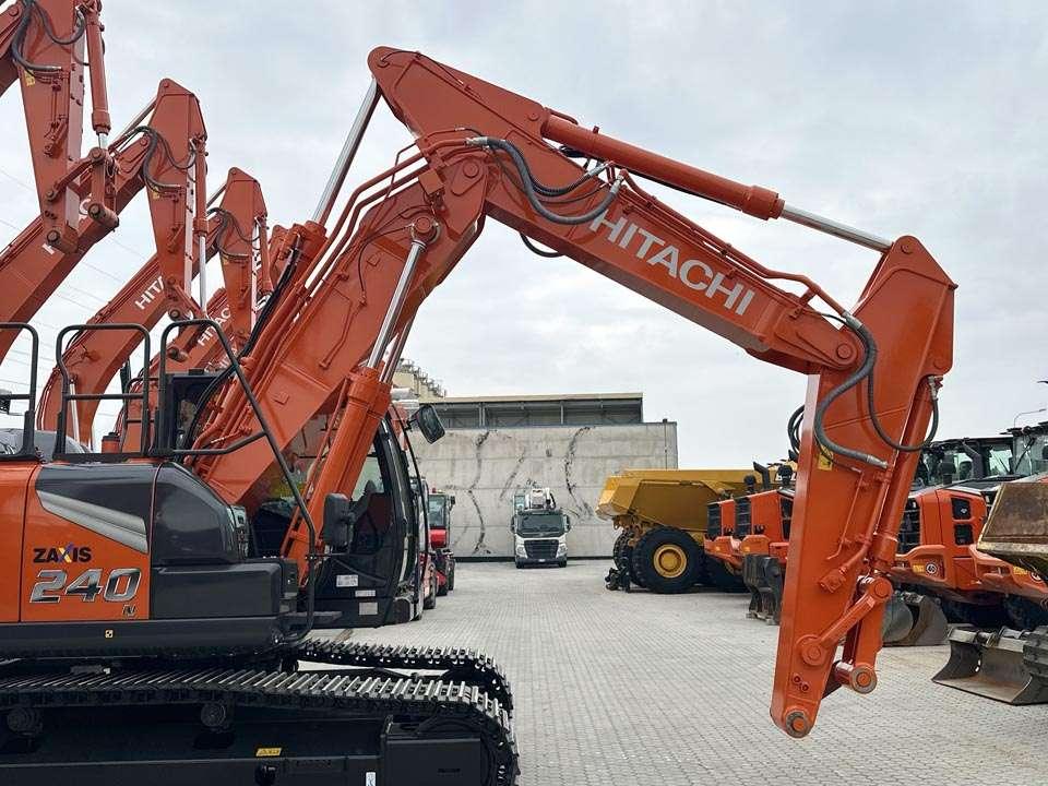 Hitachi ZX240N-7 Foto 6