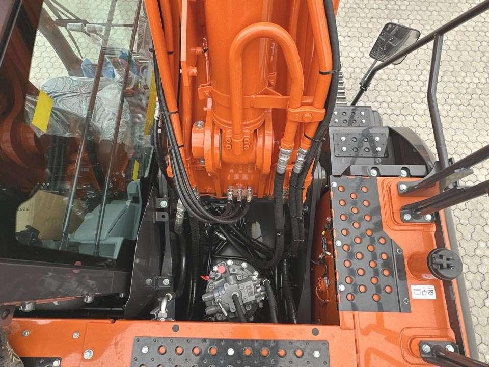 Hitachi ZX240N-7 Foto 9
