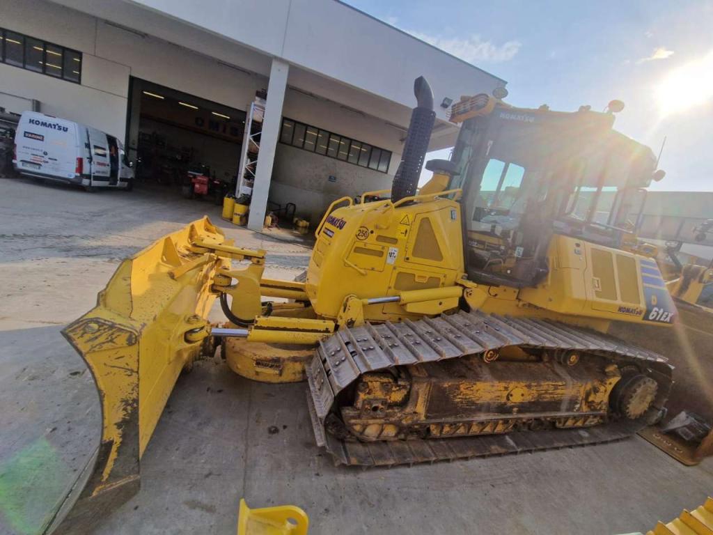 Komatsu D61EX-24 Foto 1