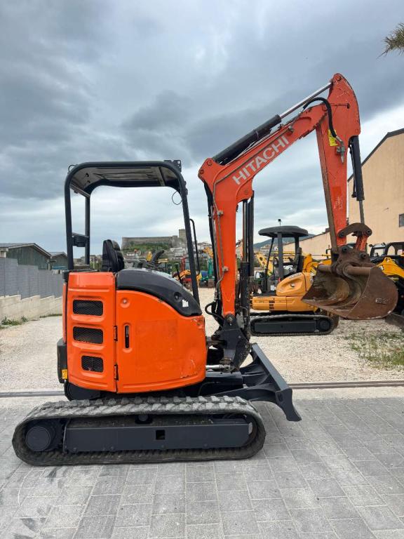 Hitachi ZX26U Foto 1