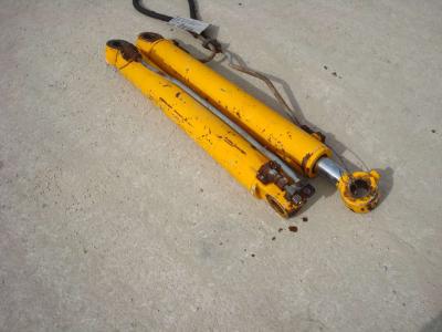 Cilndro de levantamiento para per Muletto Mecalac 8CXI vendida por OLM 90 Srl