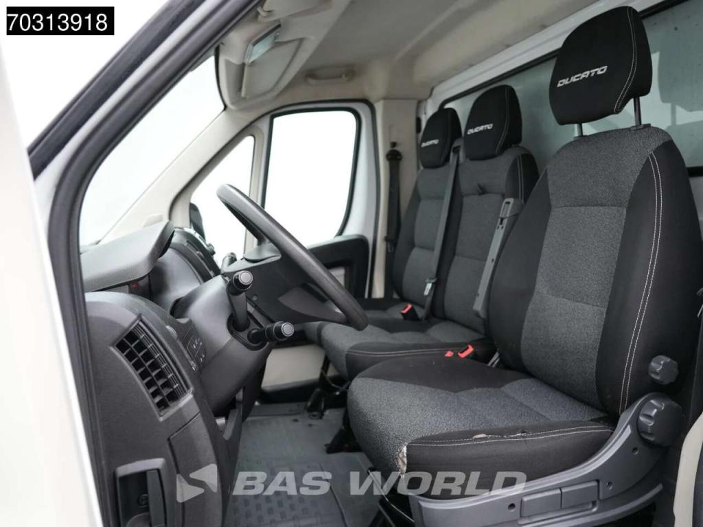 Fiat Ducato Bakwagen Achterdeuren 150PK Navi Airco Cruise Euro6 Meubelbak Koffer Airco Cruise control Foto 6