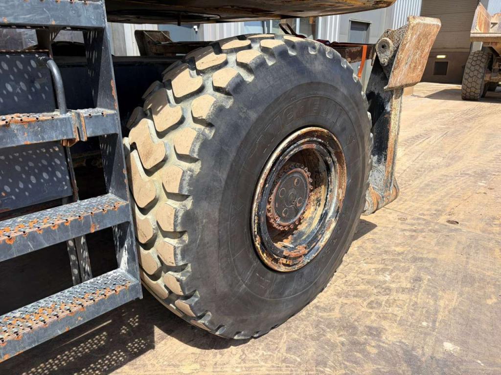 Caterpillar M325DMH Foto 17