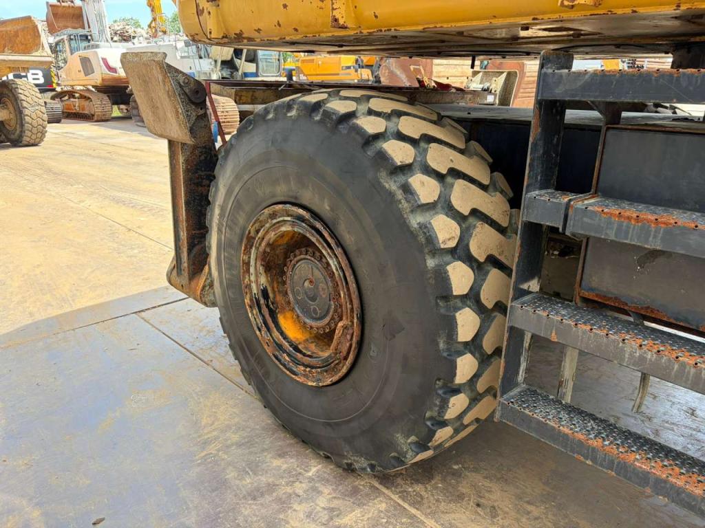 Caterpillar M325DMH Foto 19