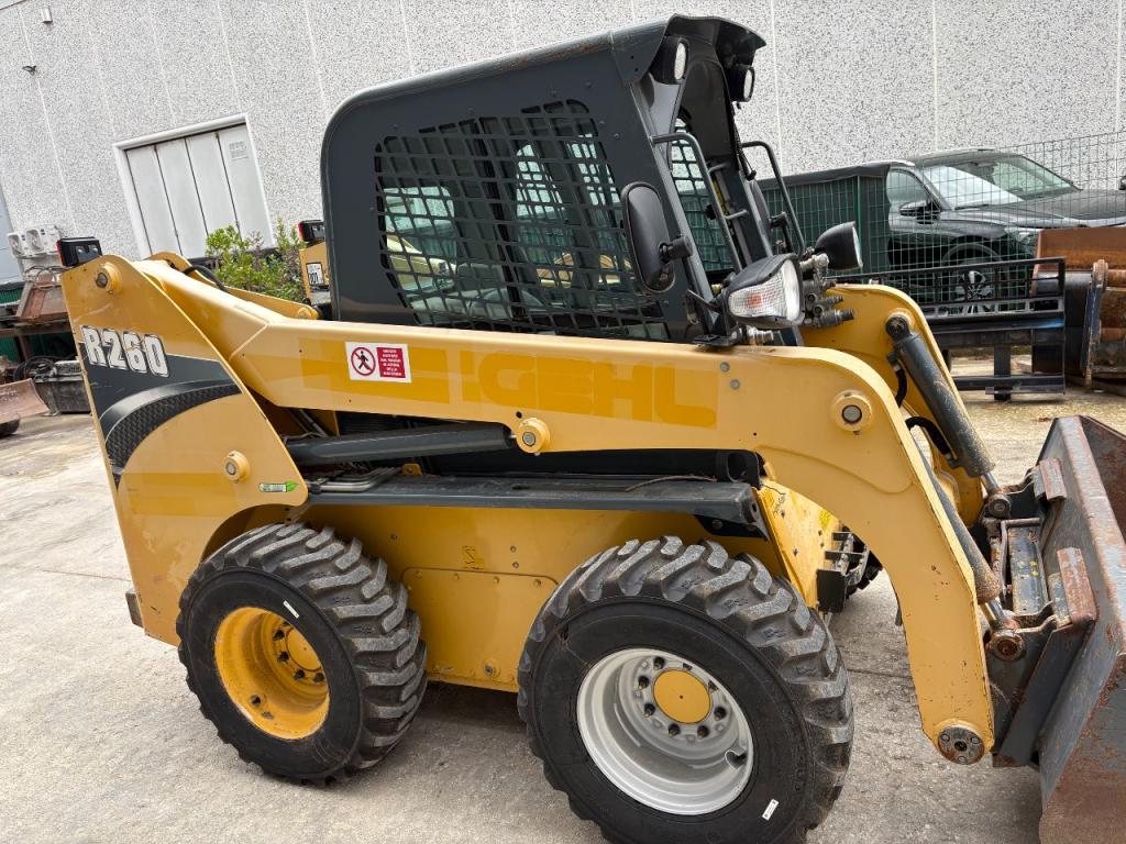 Gehl R260 Foto 3