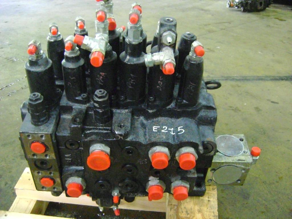 Distribuidor hidraulico para New Holland E 245 / E 215 Foto 2