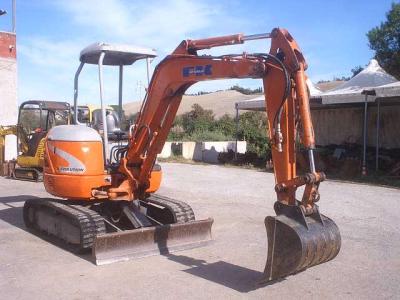 Kobelco SK30-2 SR vendida por Valle Dorata Macchine