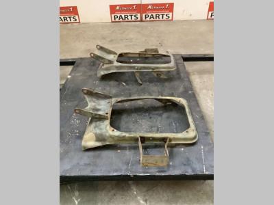 Cornice per faro para Iveco 260/330 F 35 vendida por Massucco T. Srl Area Ricambi