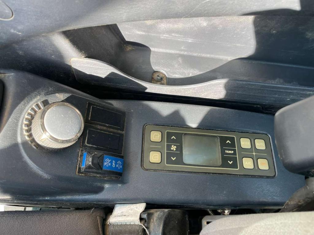 Hyundai Robex 300NLC-9A Foto 25