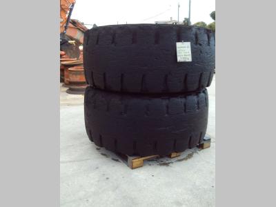 Neumático con llantas para New Holland W270B  - 26.5R25 vendida por OLM 90 Srl