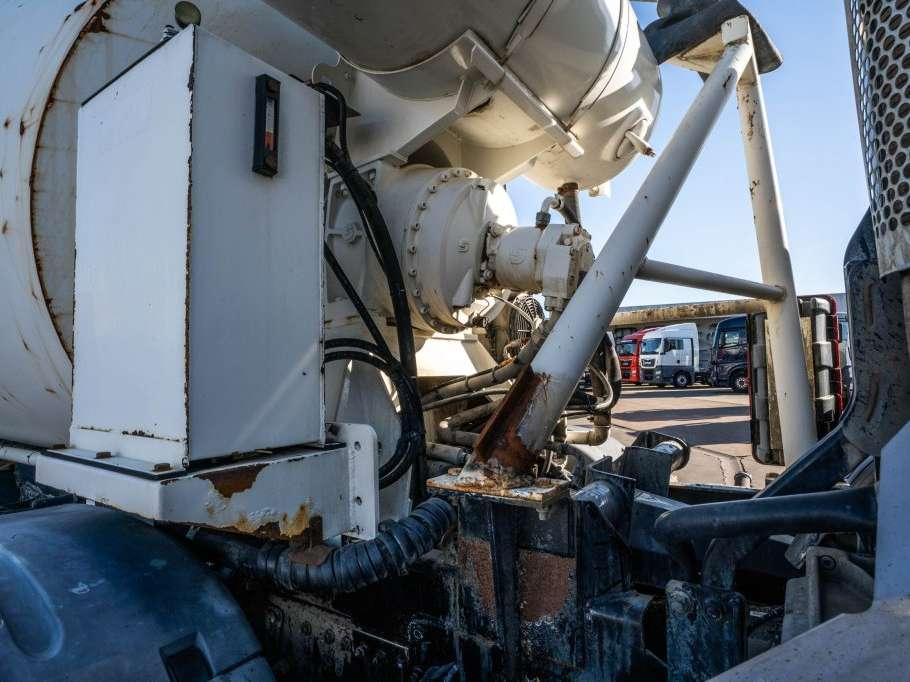 Man TGS 32.360 BB+LIEBHERR 8m3+TAPIS THEAMS 12m Foto 16